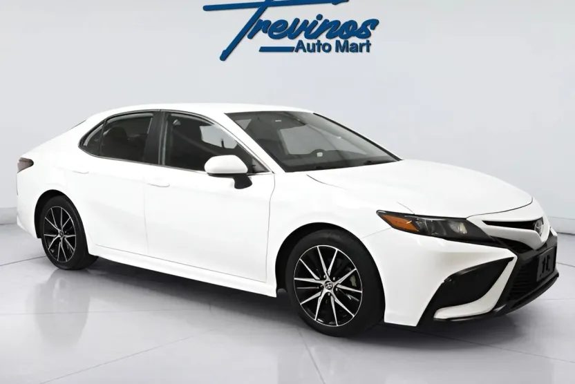 2023 Toyota Camry SE photo 1