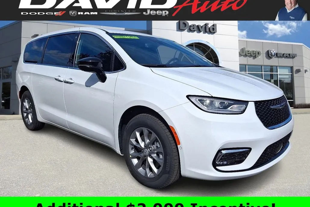 2026 Chrysler Pacifica photo 1