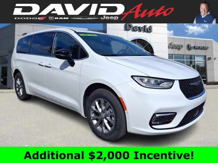 2026 Chrysler Pacifica photo 1