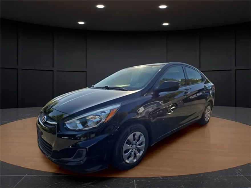 2017 Hyundai Accent SE photo 1