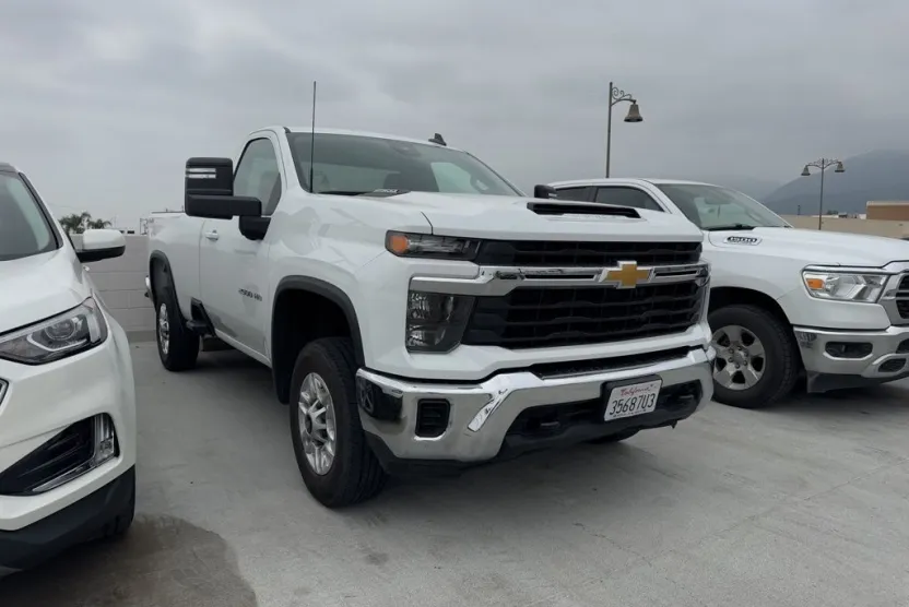 2024 Chevrolet Silverado 2500HD LT photo 1