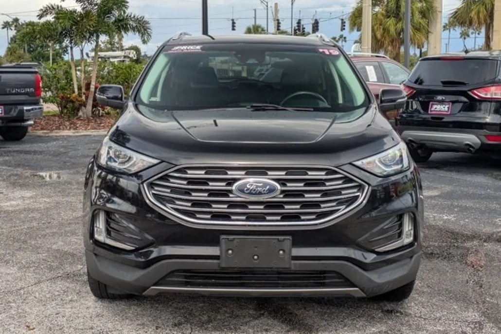 2019 Ford Edge Titanium photo 1