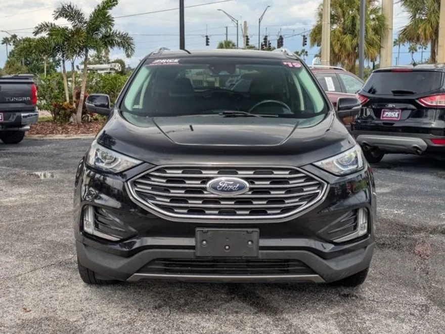 2019 Ford Edge Titanium photo 1