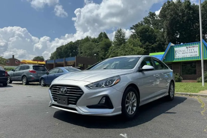 2019 Hyundai Sonata SE photo 1