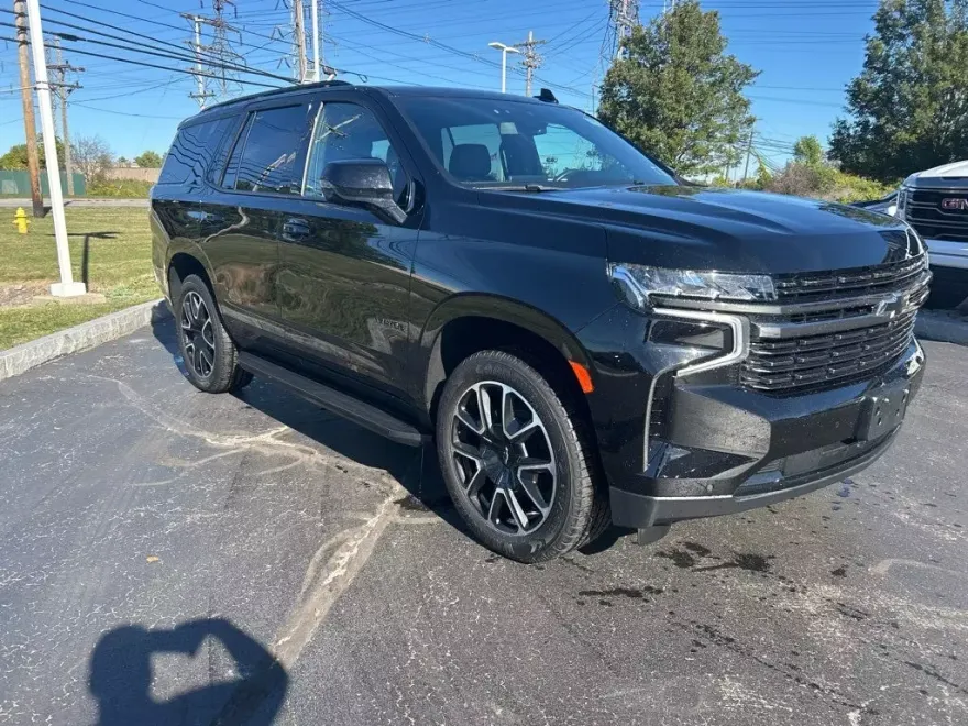 2022 Chevrolet Tahoe RST photo 1