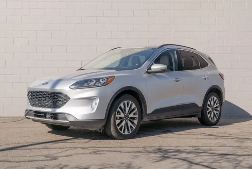 2020 Ford Escape Titanium photo 1