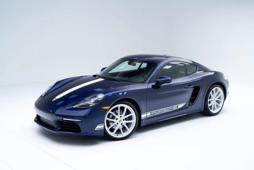 2025 Porsche Cayman photo 1
