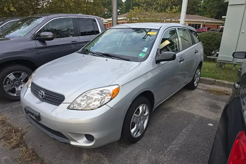 2006 Toyota Corolla Matrix L photo 1