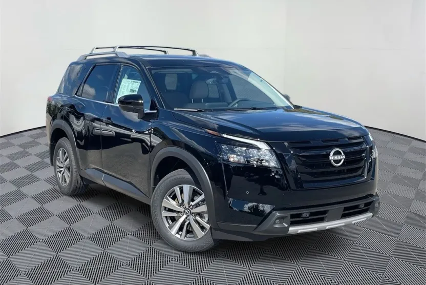 2025 Nissan Pathfinder SL photo 1