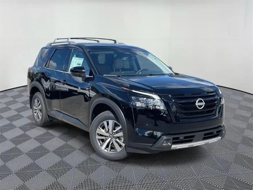 2025 Nissan Pathfinder SL photo 1