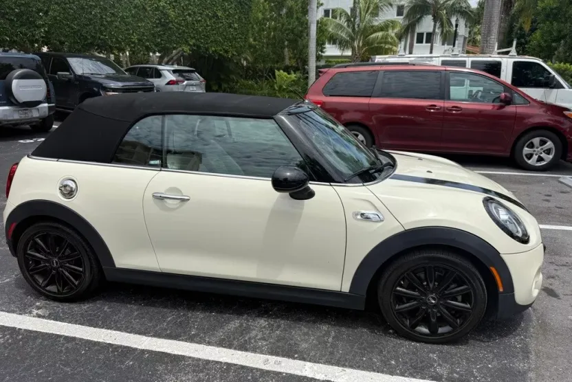 2019 Mini Cooper Convertible S photo 1