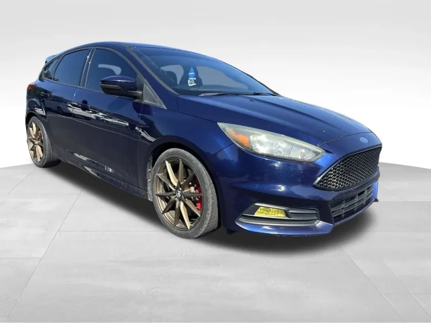 2016 Ford Focus ST photo 1