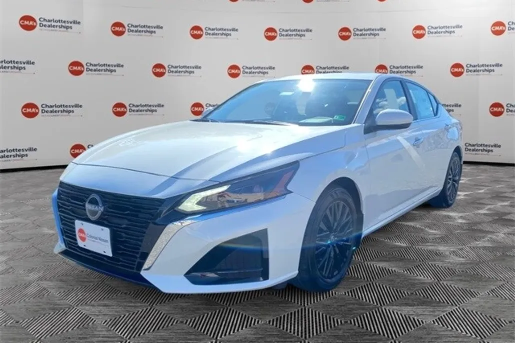 2025 Nissan Altima 2.5 SV photo 1