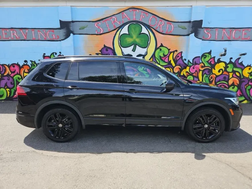 2022 Volkswagen Tiguan SE R-Line Black photo 1