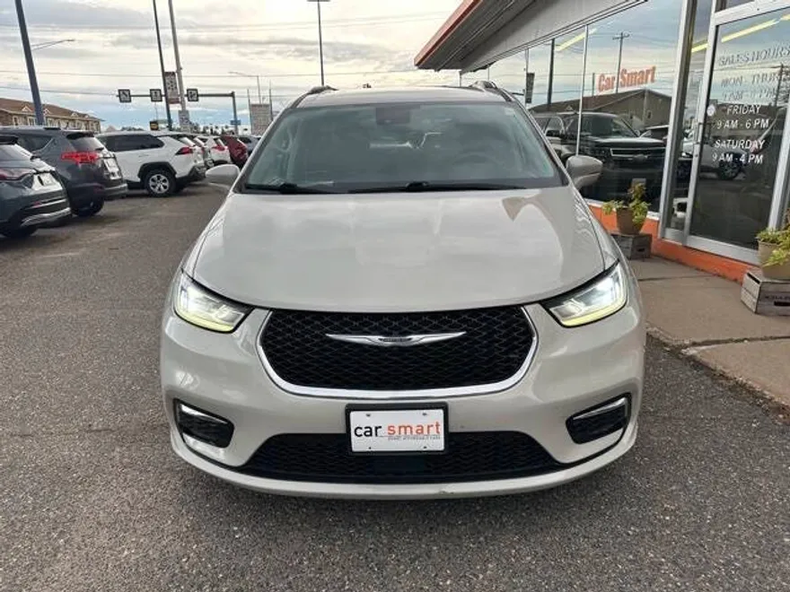 2021 Chrysler Pacifica Touring L photo 1