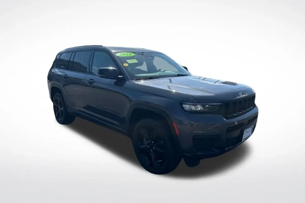 2023 Jeep Grand Cherokee Altitude photo 1