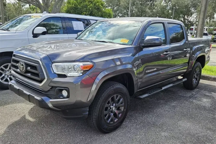 2021 Toyota Tacoma SR5 photo 1
