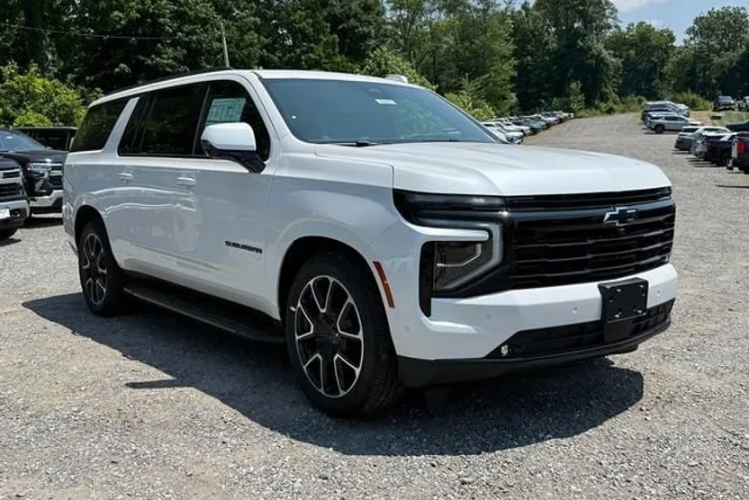 2025 Chevrolet Suburban RST photo 1
