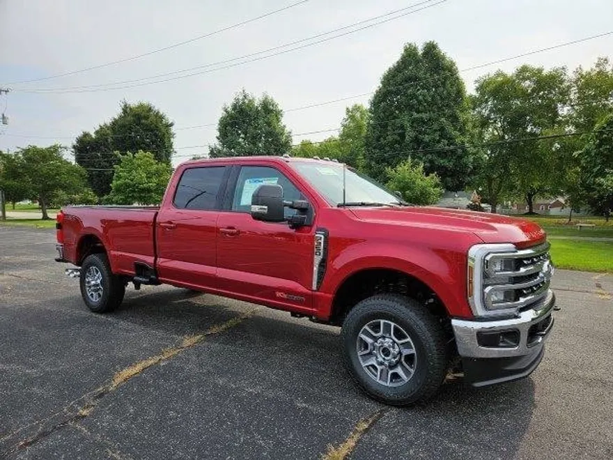 2024 Ford F-350 Lariat photo 1