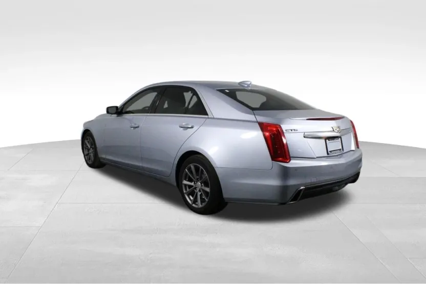 2018 Cadillac CTS Luxury photo 1