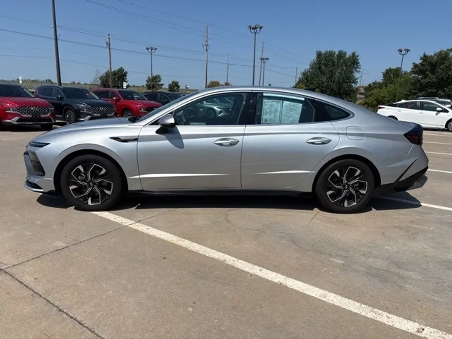 2024 Hyundai Sonata SEL photo 1