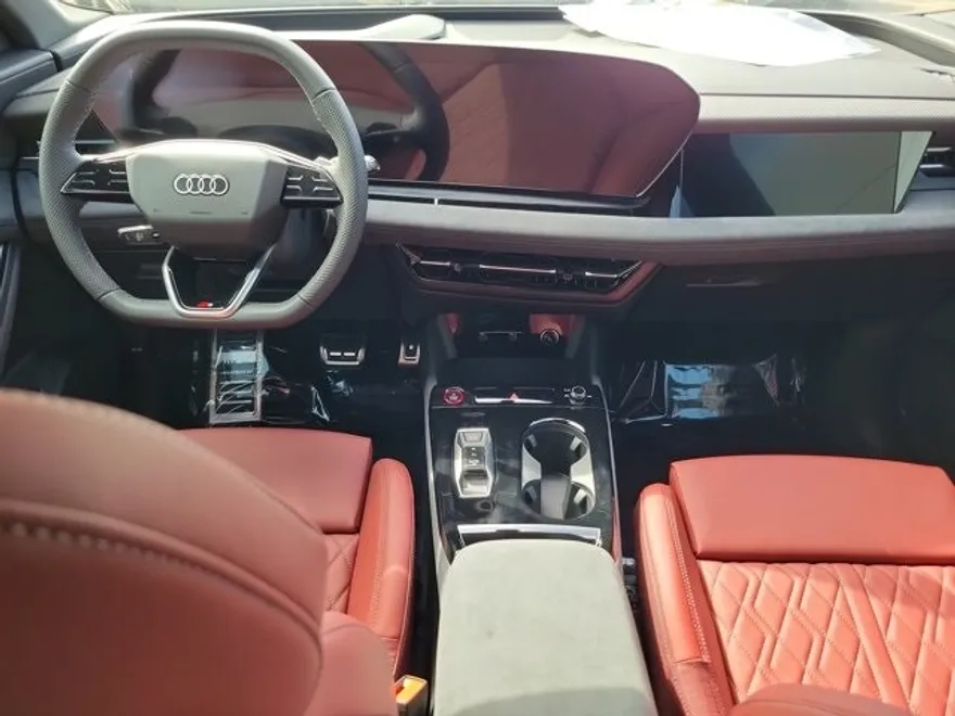 2025 Audi e-tron Prestige photo 1