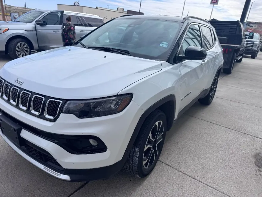 2024 Jeep Compass Limited photo 1