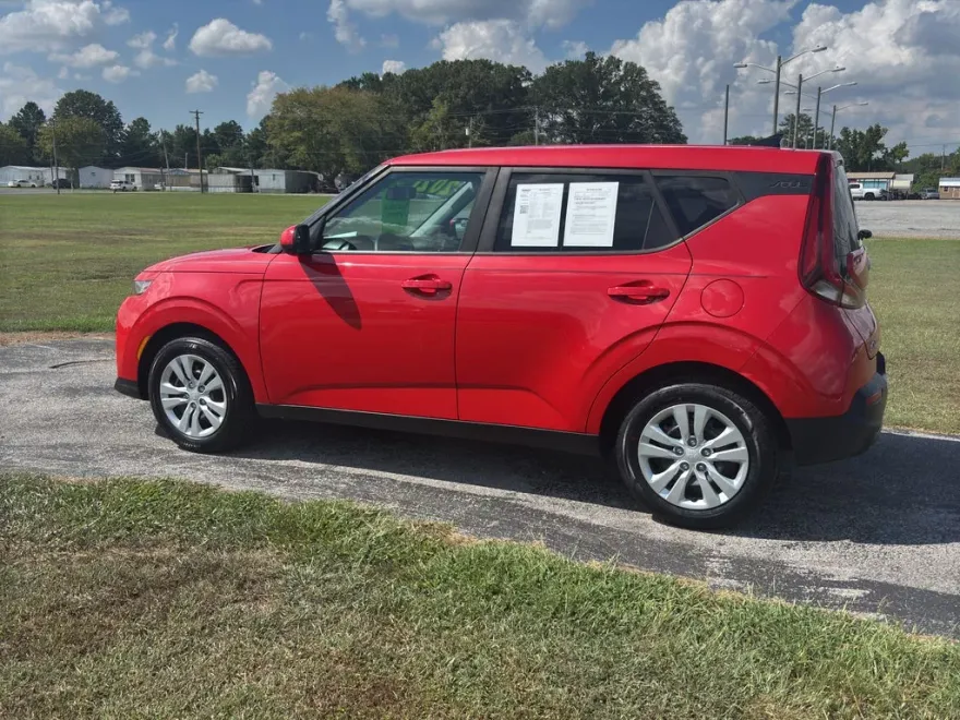 2021 Kia Soul LX photo 1