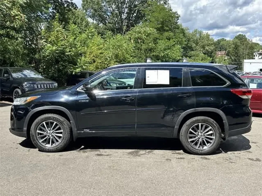 2018 Toyota Highlander Hybrid XLE photo 1