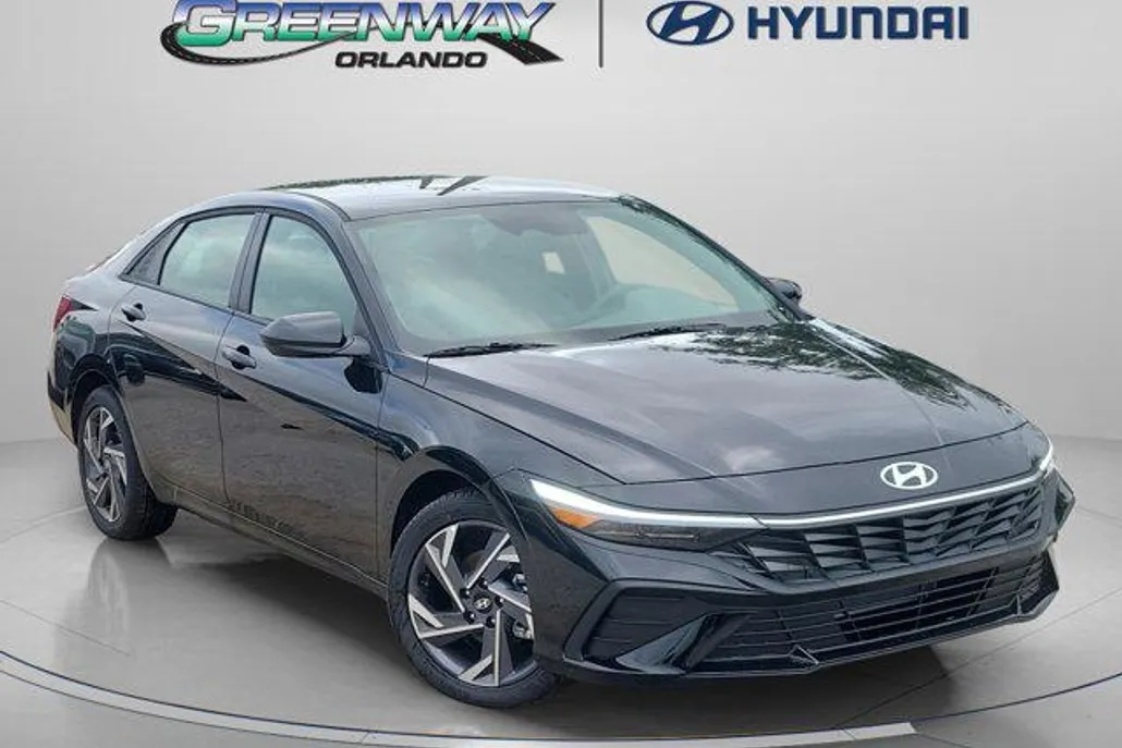 2025 Hyundai Elantra SEL Sport photo 1