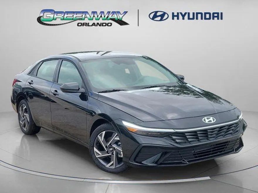 2025 Hyundai Elantra SEL Sport photo 1