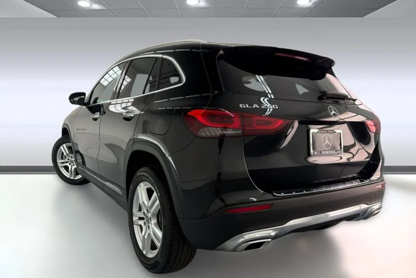 2022 Mercedes Benz GLA 250 photo 1