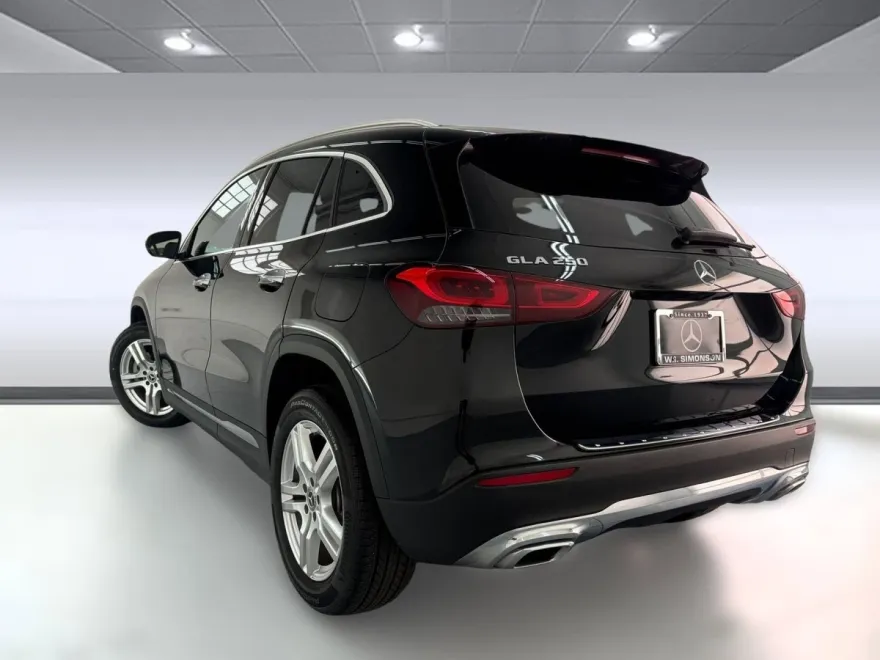 2022 Mercedes Benz GLA 250 photo 1