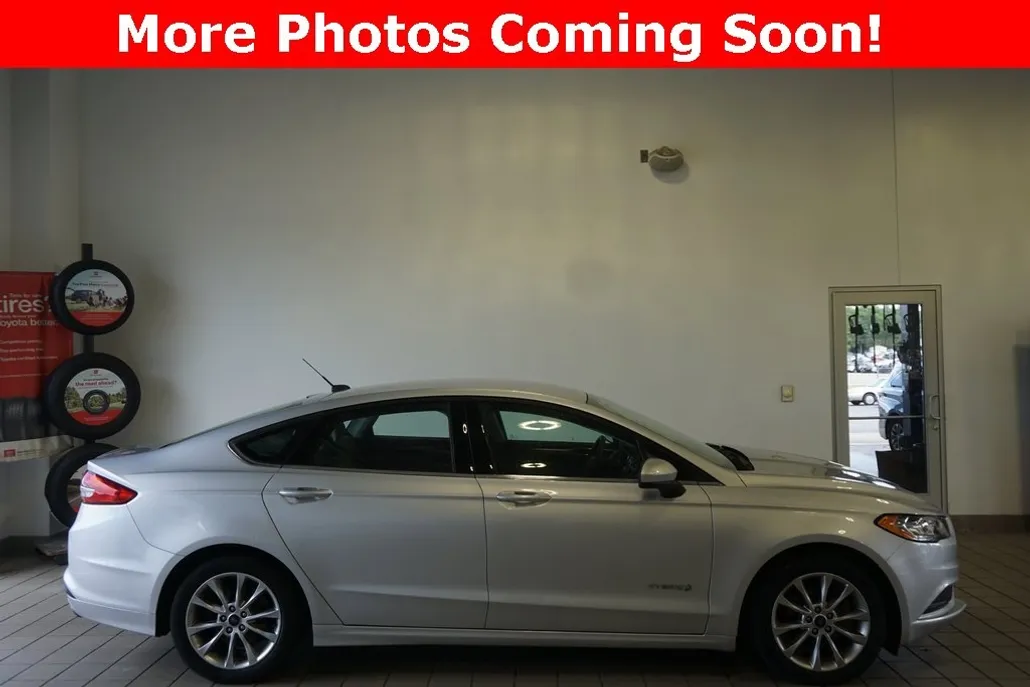 2017 Ford Fusion Hybrid S photo 1