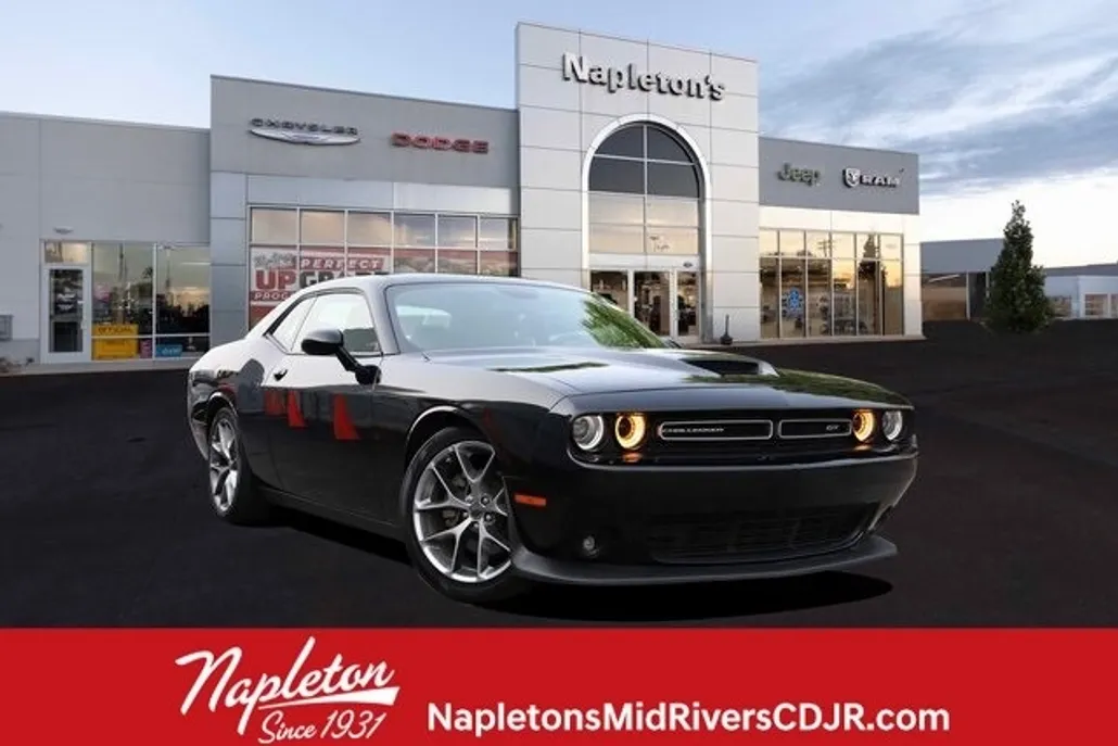 2022 Dodge Challenger GT photo 1