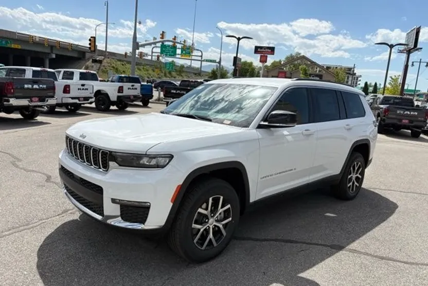 2025 Jeep Grand Cherokee Limited photo 1