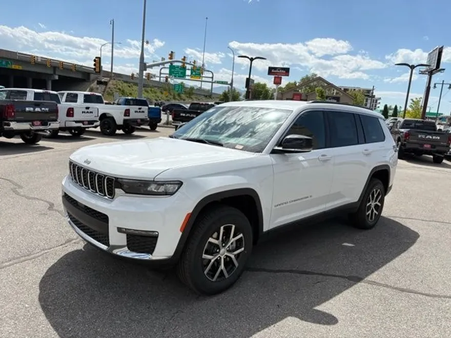 2025 Jeep Grand Cherokee Limited photo 1