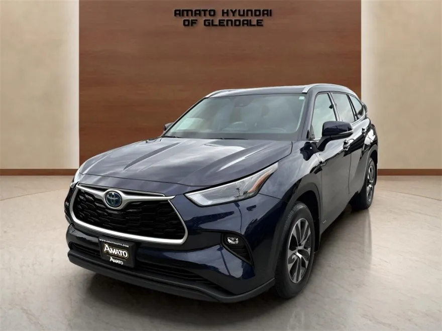 2022 Toyota Highlander Hybrid XLE photo 1