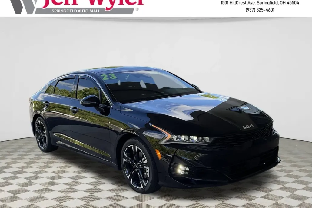 2023 Kia K5 GT-Line photo 1
