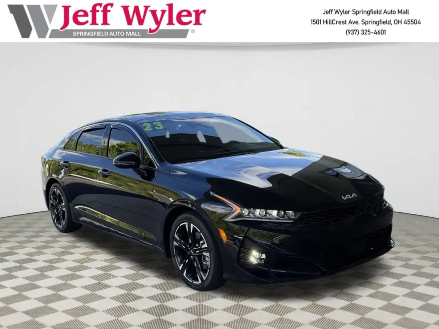 2023 Kia K5 GT-Line photo 1