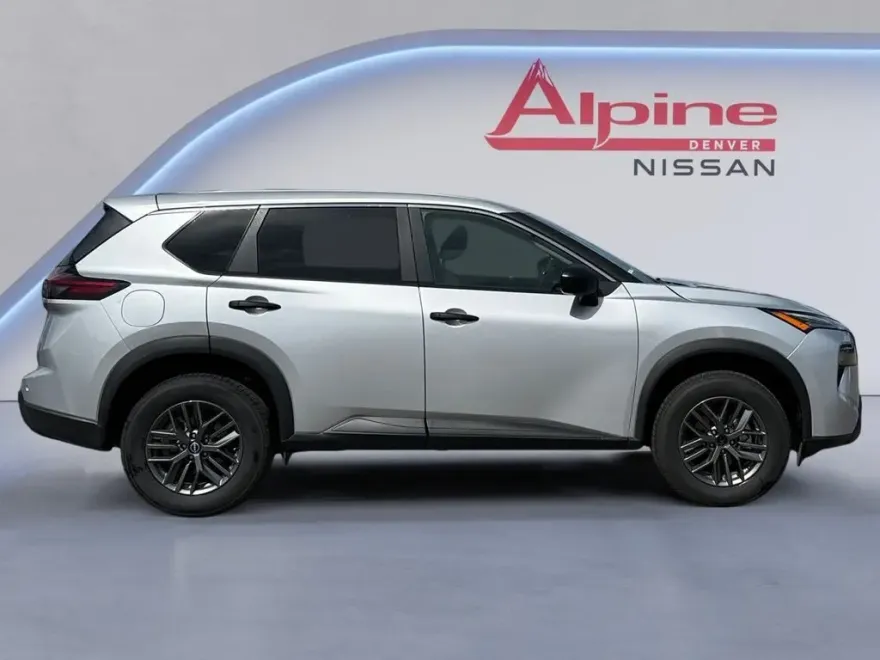 2024 Nissan Rogue S photo 1