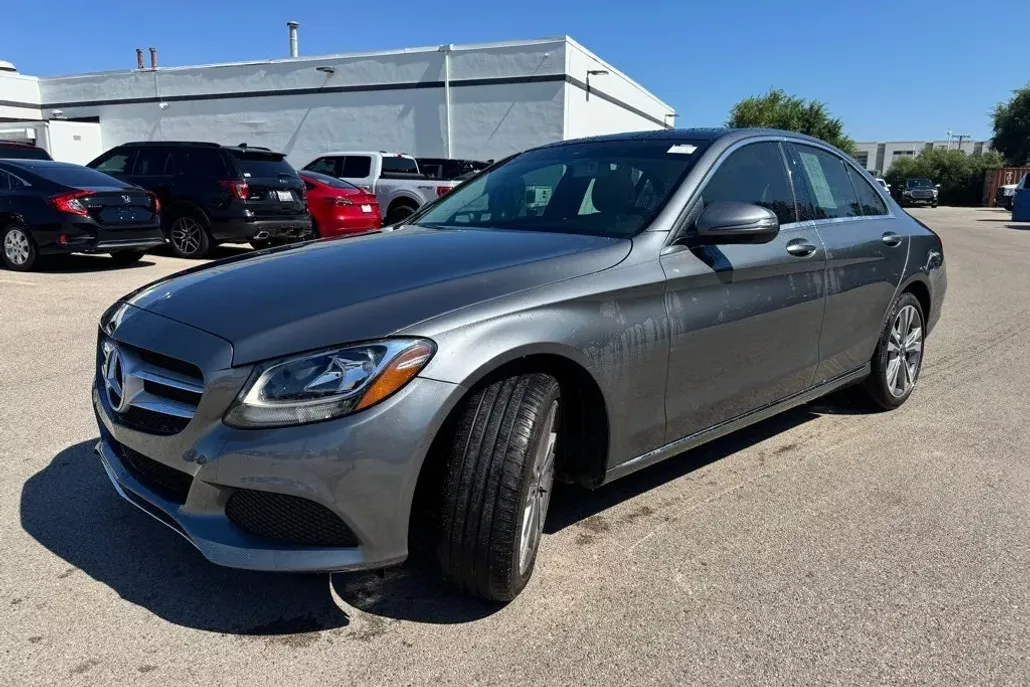 2017 Mercedes Benz C 300 4MATIC Sedan photo 1