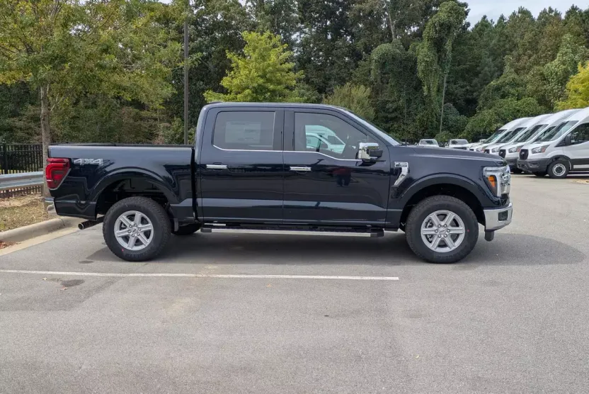 2025 Ford F-150 Lariat photo 1