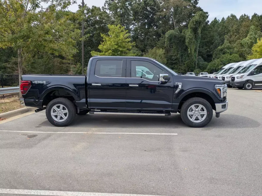 2025 Ford F-150 Lariat photo 1