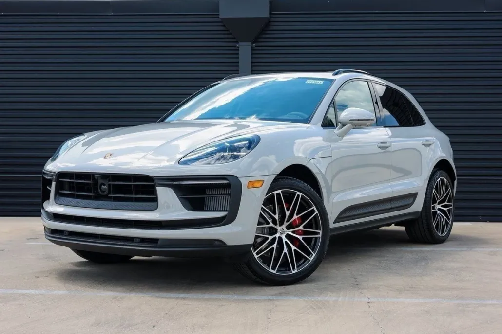 2025 Porsche Macan S photo 1