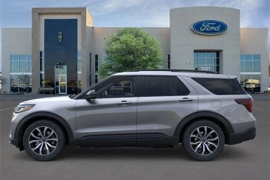 2025 Ford Explorer ST-Line photo 1