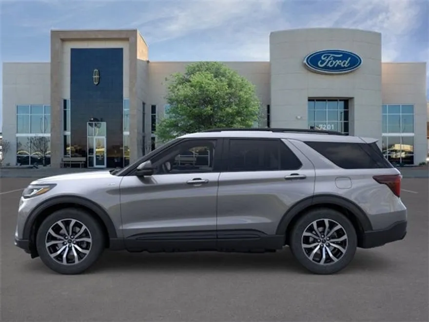 2025 Ford Explorer ST-Line photo 1