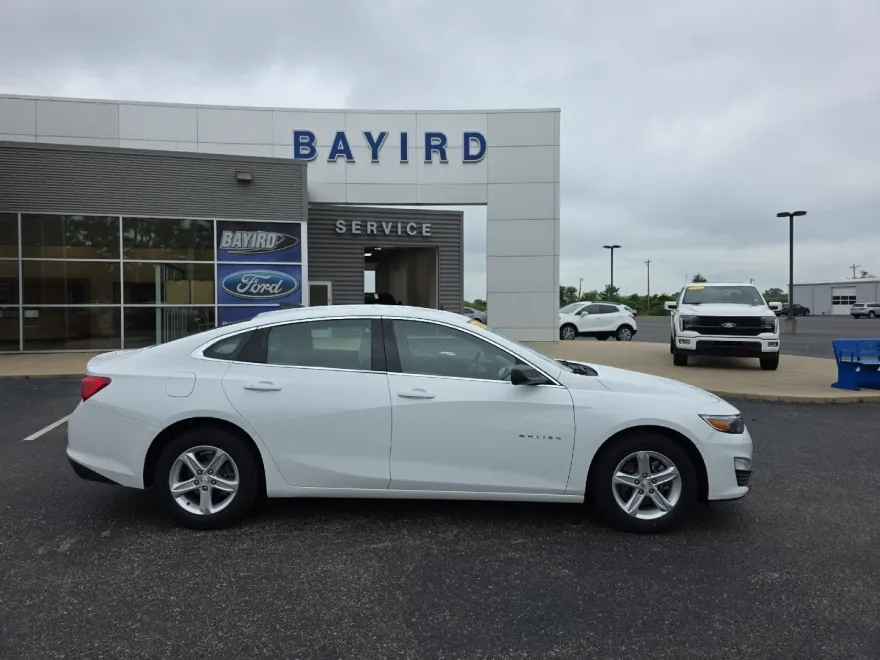 2019 Chevrolet Malibu LS photo 1