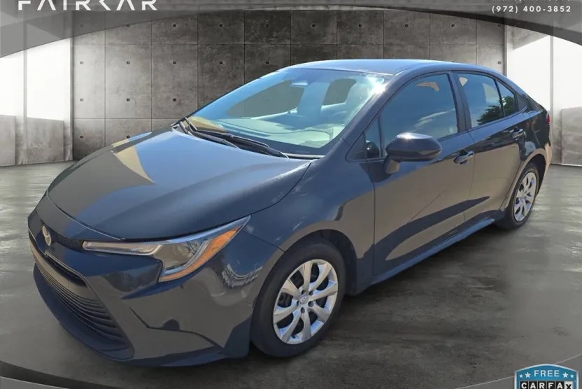 2024 Toyota Corolla LE photo 1
