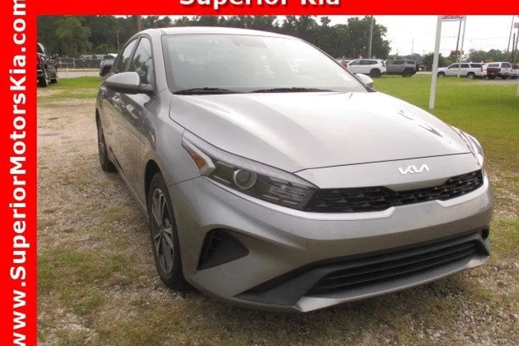 2024 Kia Forte GT-Line photo 1